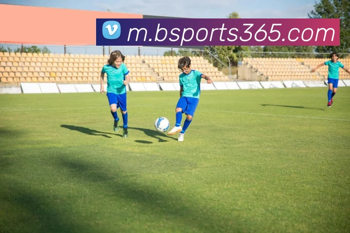 文班谈垃圾话的双重作用：扰乱对手与激励队友的完美平衡